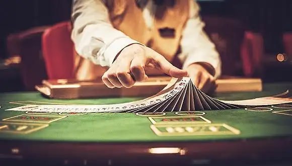 Meja Golden Toad di studio koboy slot dengan dealer profesional